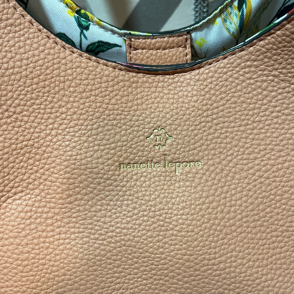 ⭐️ Nanette Lepore® Marlowe 3-Section 4-Poster Handbag - Picture 2 of 8